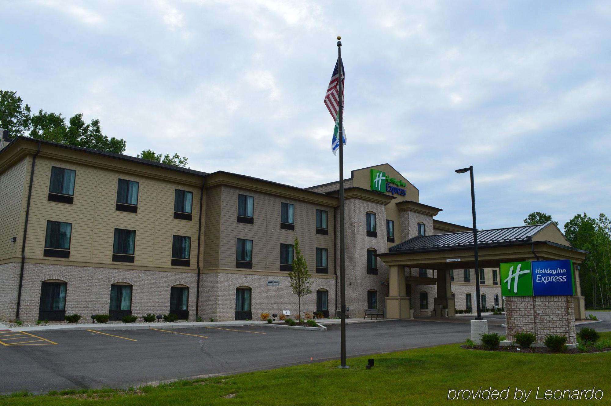 Holiday Inn Express Hastings, An Ihg Hotel Exterior photo