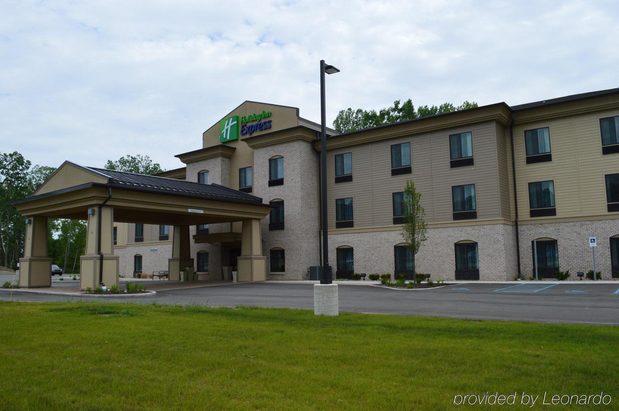 Holiday Inn Express Hastings, An Ihg Hotel Exterior photo